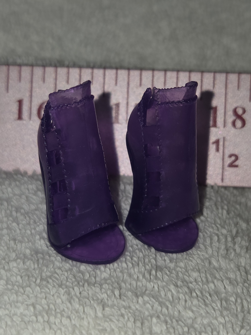 Mattel Monster High Abbey Fashion Pack Purple Doll Open-Toe Ankle Booties